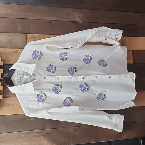 The Quacker Factory Tops - The Quacker Factory white shirt/ jacket size Medium .